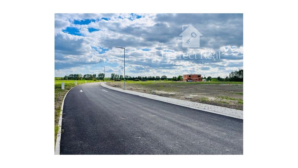 Na predaj posledný stavebný  pozemok 547m2 v Báči v Godmáni III.