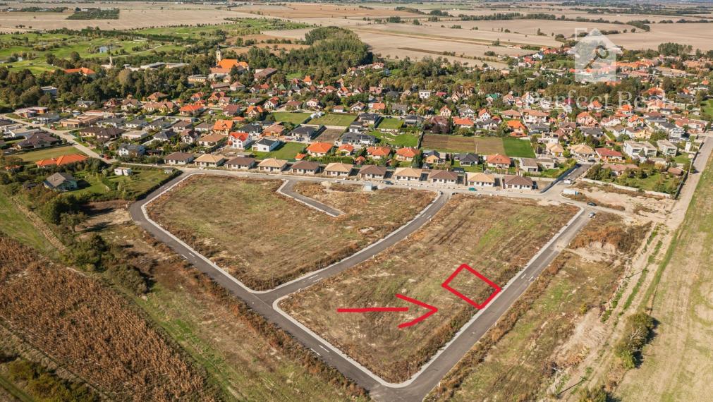 Na predaj posledný stavebný  pozemok 547m2 v Báči v Godmáni III.