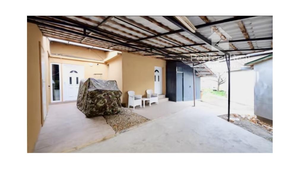 NA PREDAJ - Veľký Meder -  2 domy, 2 pozemky, 12 apartmánov