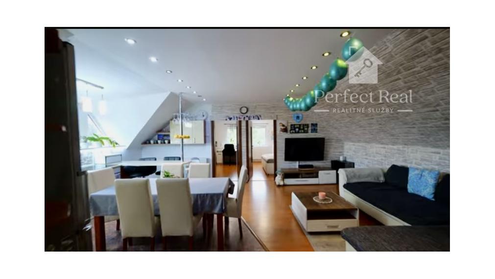 NA PREDAJ - Veľký Meder -  2 domy, 2 pozemky, 12 apartmánov