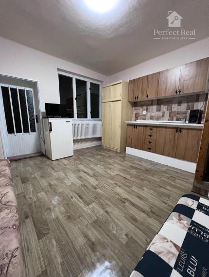 NA PREDAJ - Veľký Meder -  2 domy, 2 pozemky, 12 apartmánov