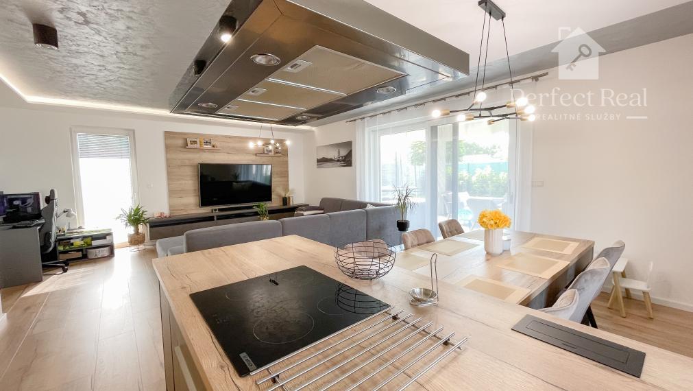 Nadštandardný, moderný 4 izbový RD s garážou v obci Štvrtok na Ostrove- NOVÁ CENA