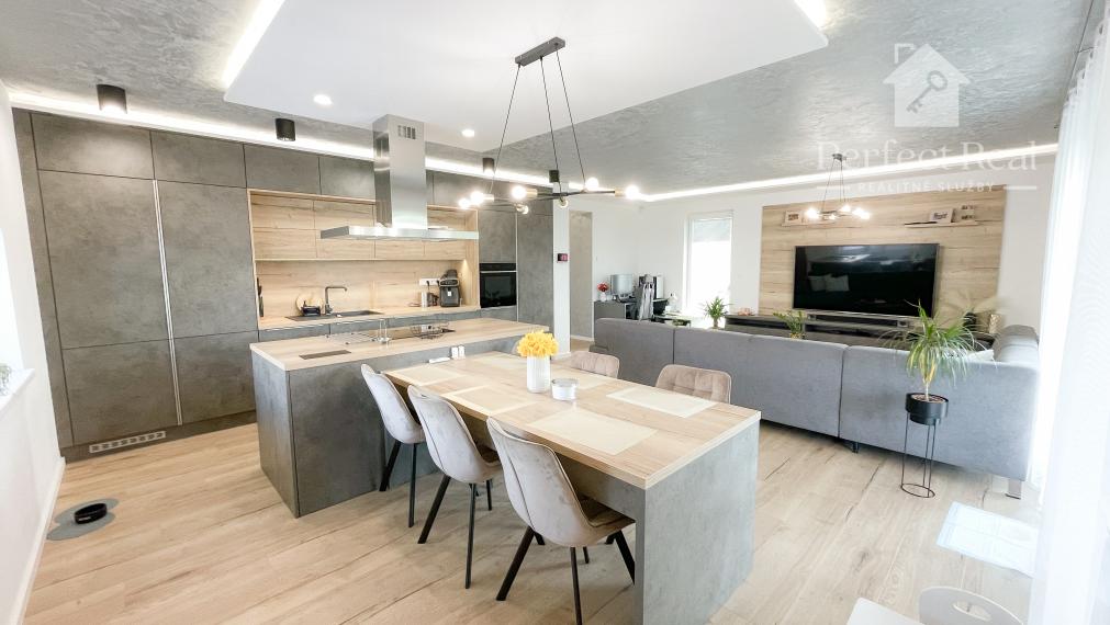 Nadštandardný, moderný 4 izbový RD s garážou v obci Štvrtok na Ostrove- NOVÁ CENA