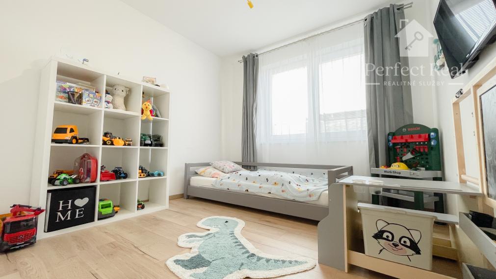 Nadštandardný, moderný 4 izbový RD s garážou v obci Štvrtok na Ostrove- NOVÁ CENA