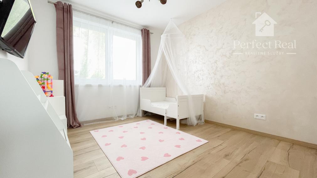 Nadštandardný, moderný 4 izbový RD s garážou v obci Štvrtok na Ostrove- NOVÁ CENA