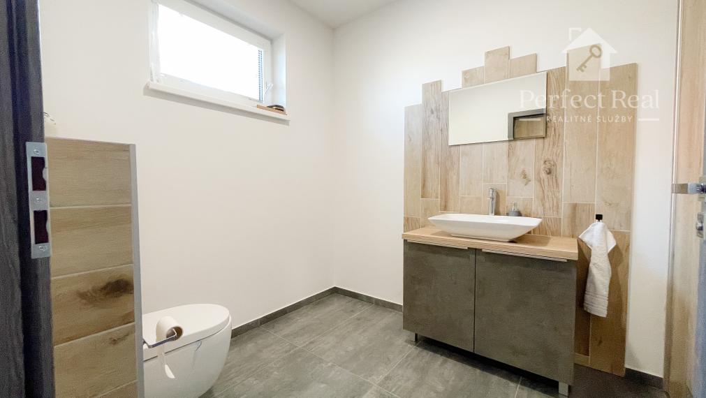 Nadštandardný, moderný 4 izbový RD s garážou v obci Štvrtok na Ostrove- NOVÁ CENA