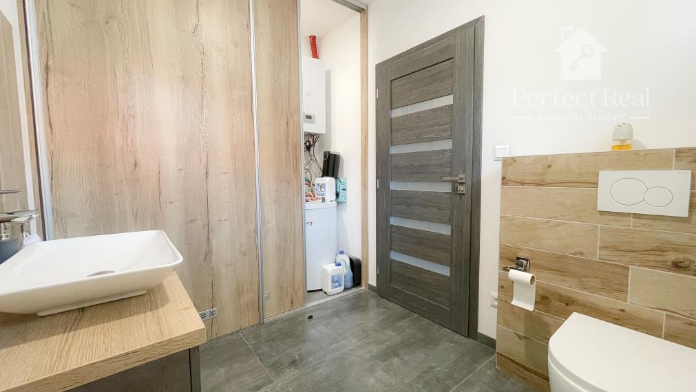 Nadštandardný, moderný 4 izbový RD s garážou v obci Štvrtok na Ostrove- NOVÁ CENA