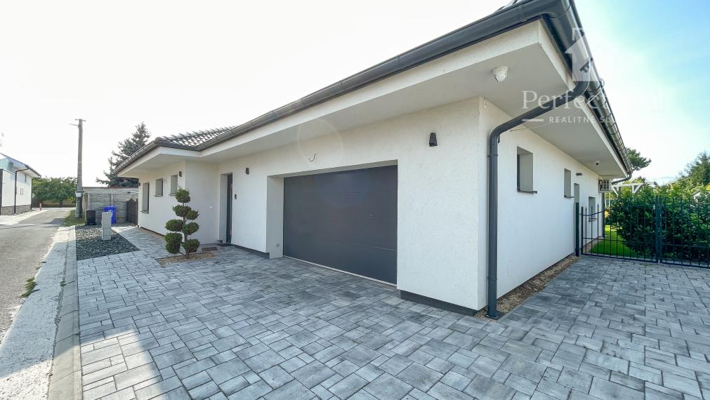 Nadštandardný, moderný 4 izbový RD s garážou v obci Štvrtok na Ostrove- NOVÁ CENA