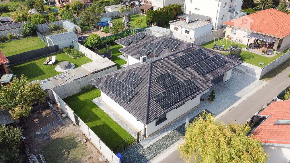 Nadštandardný, moderný 4 izbový RD s garážou v obci Štvrtok na Ostrove- NOVÁ CENA