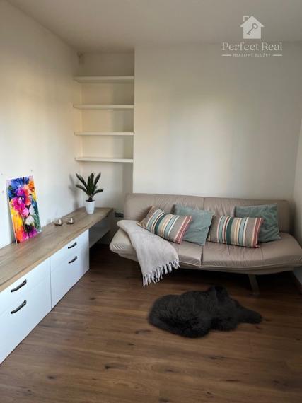 Na predaj 1. izbový prerobený byt 44,12m2 v Budmericiach.