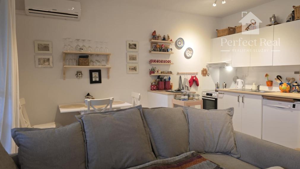 Útulný dvojizbový rodinný dom (novostavba) so záhradkou v novej lokalite obce Jahodná