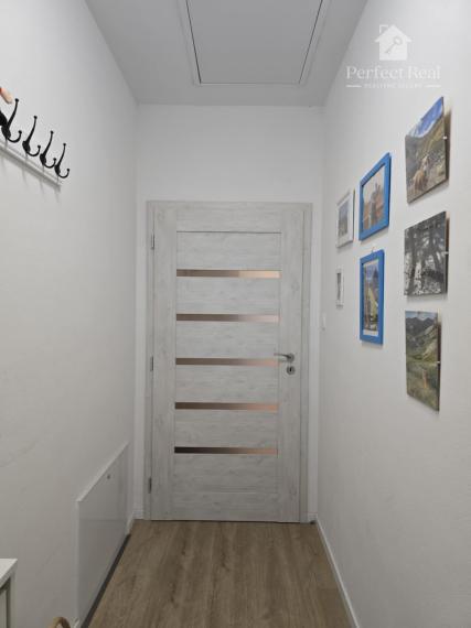 Útulný dvojizbový rodinný dom (novostavba) so záhradkou v novej lokalite obce Jahodná