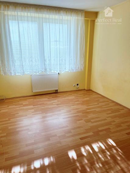 Prenájom 4izbový byt - blízko British school, parkovanie  v garáži