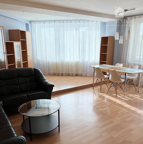 Prenájom 4izbový byt - blízko British school, parkovanie  v garáži