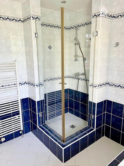 Prenájom 4izbový byt - blízko British school, parkovanie  v garáži