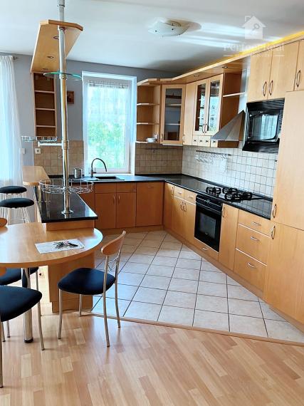 Prenájom 4izbový byt - blízko British school, parkovanie  v garáži