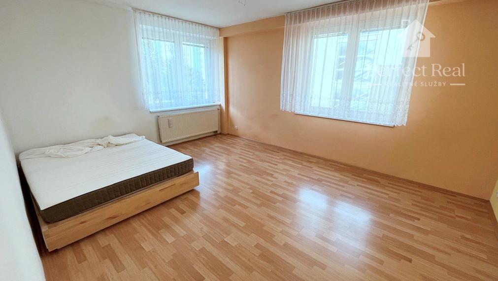 Prenájom 4izbový byt - blízko British school, parkovanie  v garáži