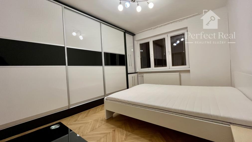 Prerobený, 2 izbový byt so záhradkou v obci Zlaté Klasy- 2 murované pivnice