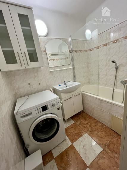 Prerobený, 2 izbový byt so záhradkou v obci Zlaté Klasy- 2 murované pivnice