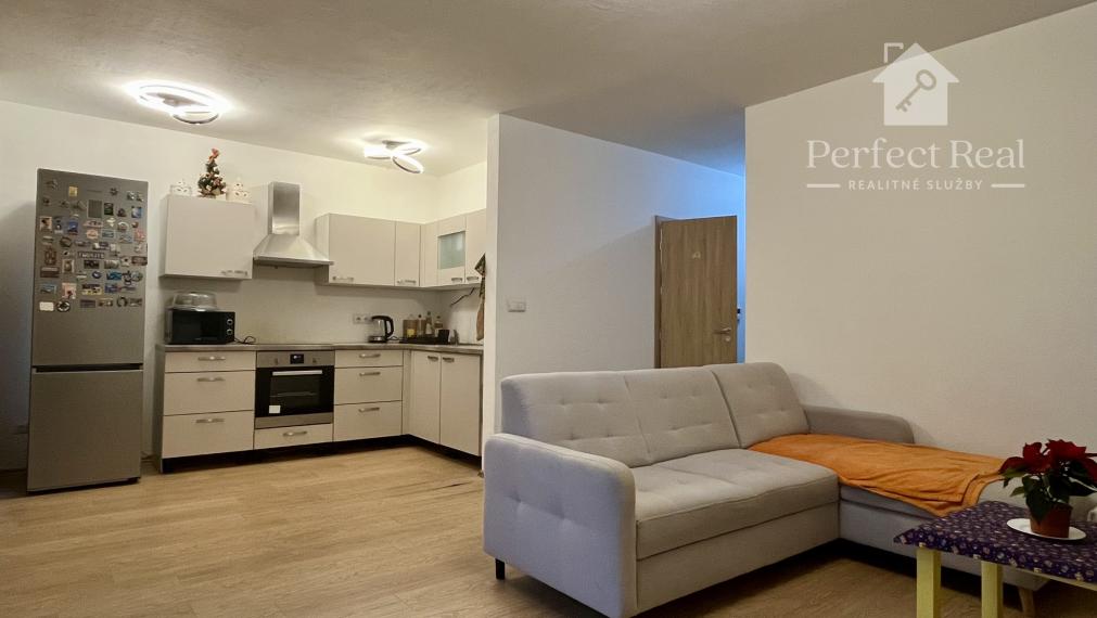 2 izbový byt so záhradkou v obci Hviezdoslavov - perfektná lokalita