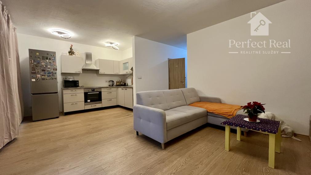 2 izbový byt so záhradkou v obci Hviezdoslavov - perfektná lokalita