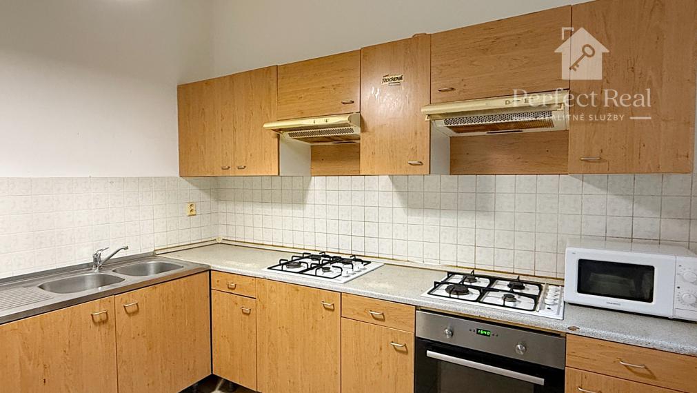 Predaj priestranný byt 130m² + terasa 40m²   s veľkým potenciálom!!!