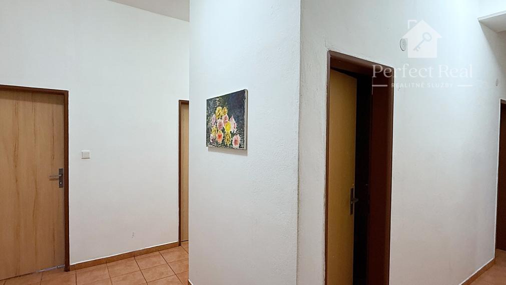 Predaj priestranný byt 130m² + terasa 40m²   s veľkým potenciálom!!!