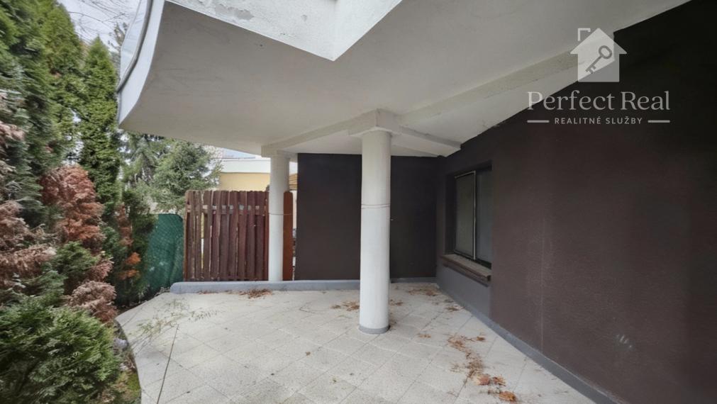 Predaj priestranný byt 130m² + terasa 40m²   s veľkým potenciálom!!!