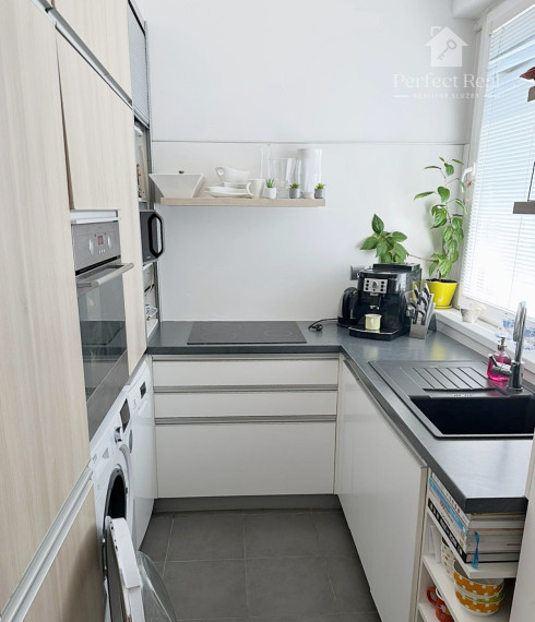 Prenájom dvojgarsónka DELUXE  s balkónom a klimatizáciou