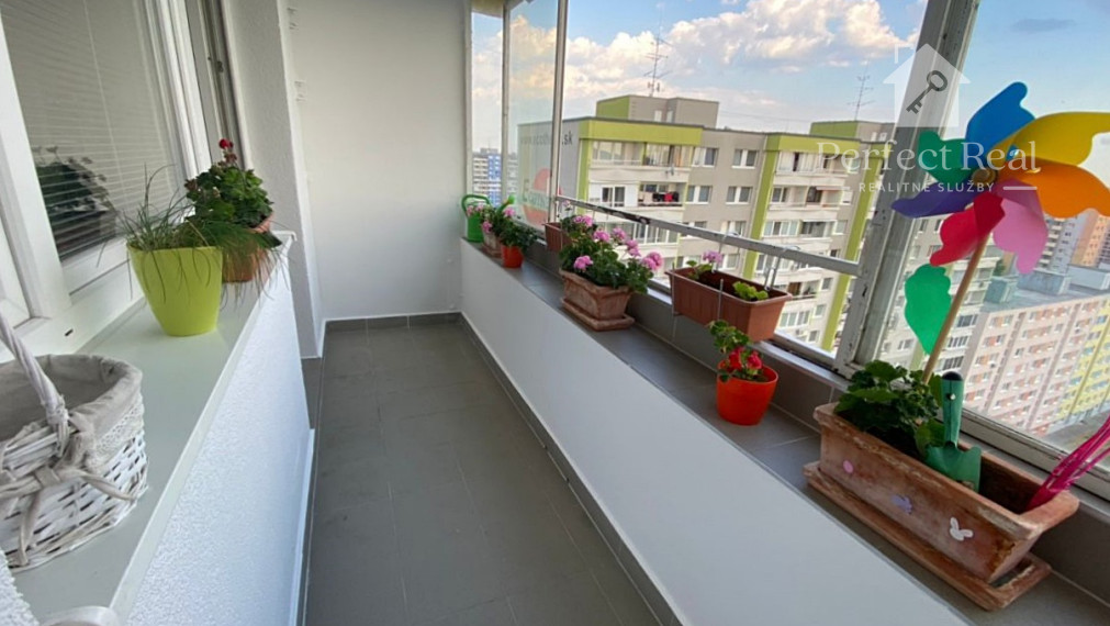 Prenájom dvojgarsónka DELUXE  s balkónom a klimatizáciou