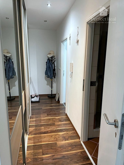 Prenájom dvojgarsónka DELUXE  s balkónom a klimatizáciou