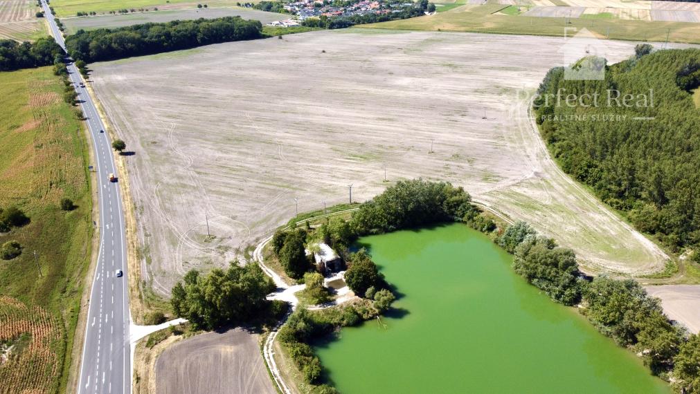 Pozemok pri Lesnokračanskom jazere, okr. DS