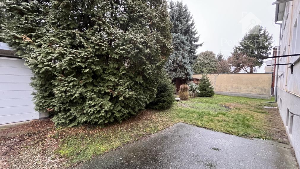 Prerobený, 2 izbový byt so záhradkou v obci Zlaté Klasy- 2 murované pivnice