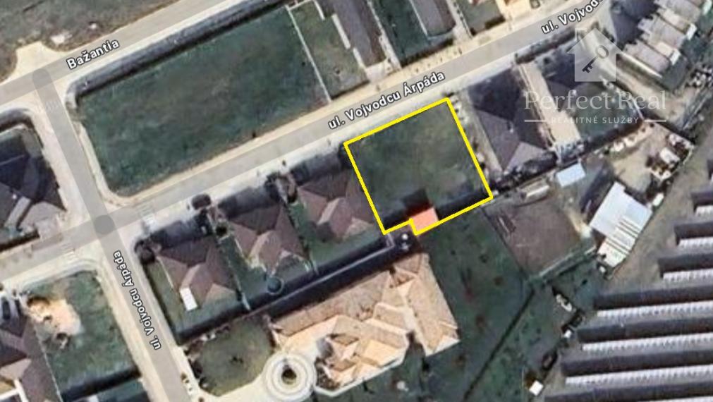 Krásny stavebný pozemok so stavebným povolením