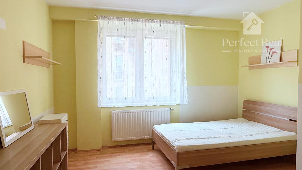 Prenájom 4izbový byt - pri BRITISH school, parkovanie  v garáži