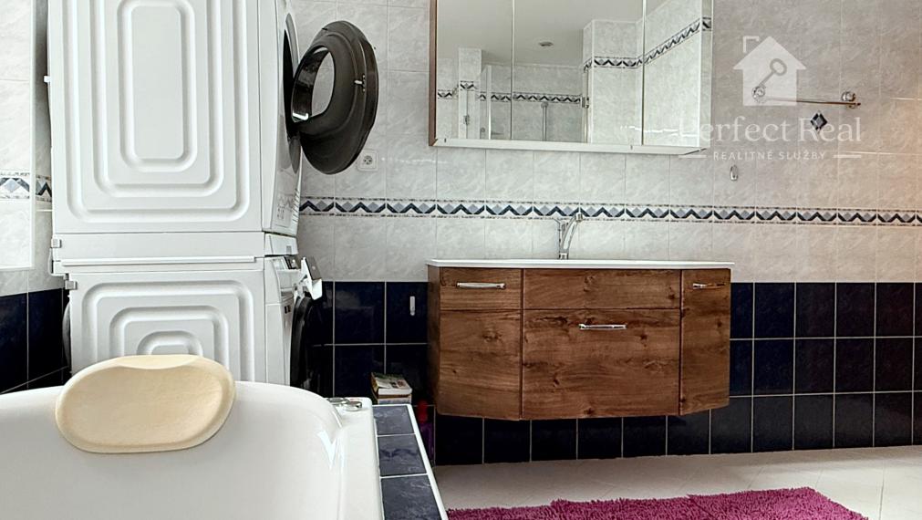 Prenájom 4izbový byt - pri BRITISH school, parkovanie  v garáži