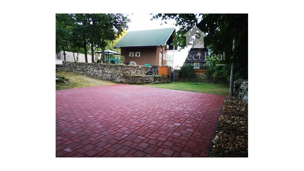 Na predaj 2. podlažná chata s 917m2 záhradou v nádhernej lokalite Modra- Ohňavy.