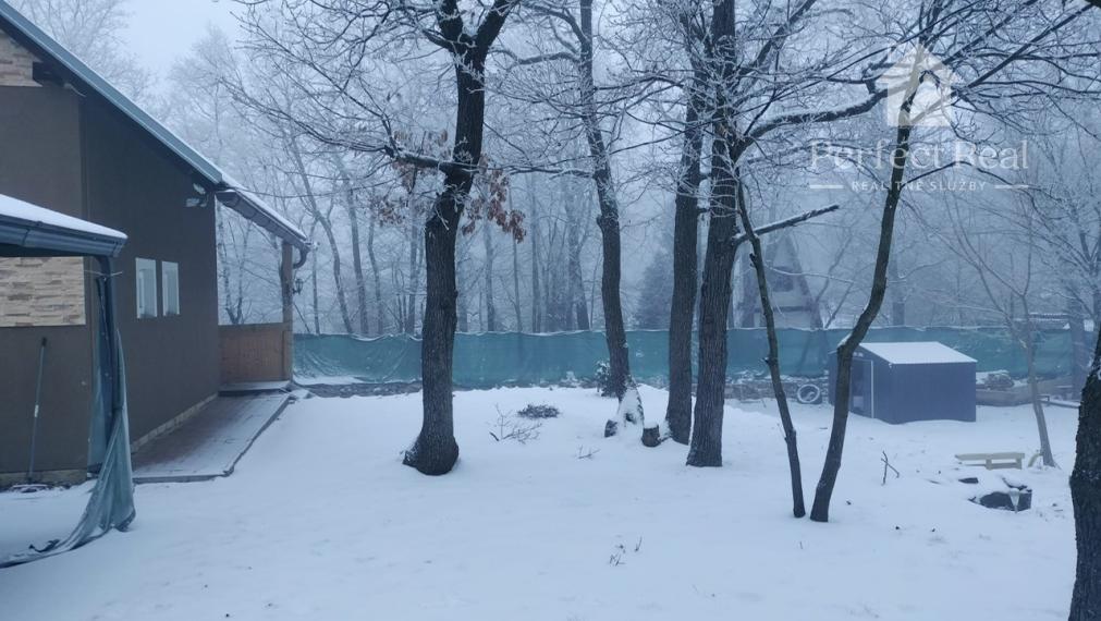 Na prenájom 2. podlažná chata s 917m2 záhradou v nádhernej lokalite Modra- Ohňavy.