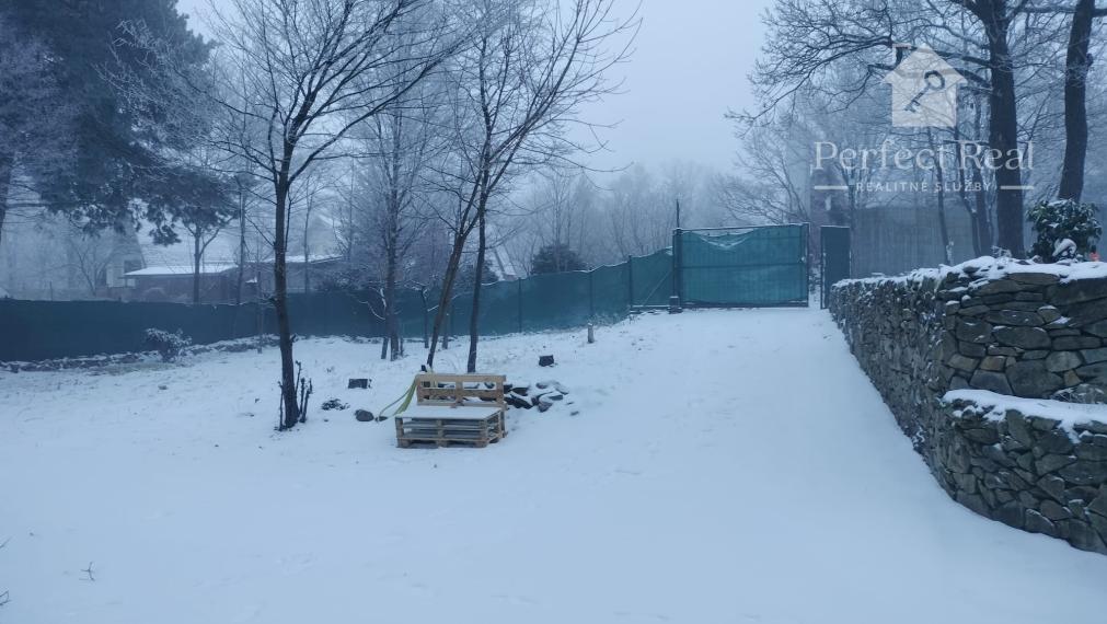 Na prenájom 2. podlažná chata s 917m2 záhradou v nádhernej lokalite Modra- Ohňavy.