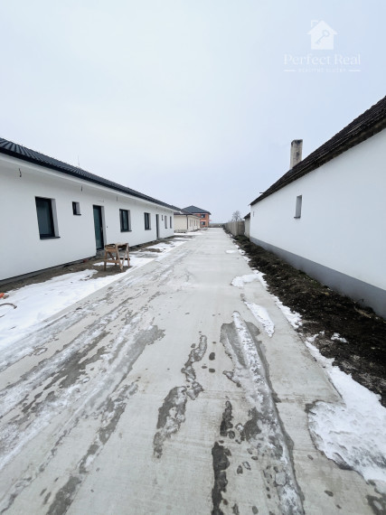 3izbový dom s parkovaním a terasou v obci Padáň