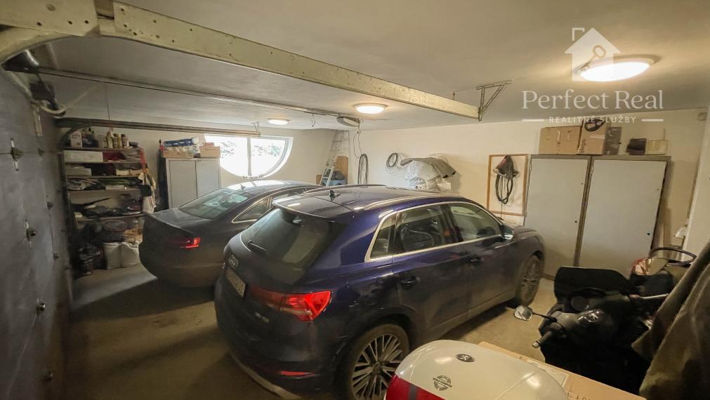 Luxusný, priestranný 6 izbový rodinný dom s wellness, bazénom a veľkým pozemkom – Zlaté Klasy