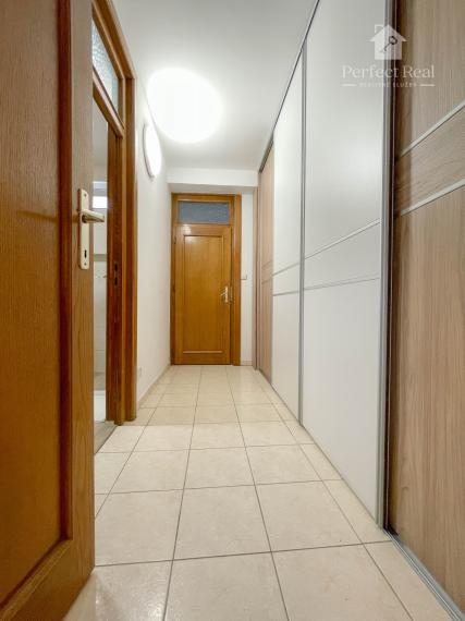 Luxusný, priestranný 6 izbový rodinný dom s wellness, bazénom a veľkým pozemkom – Zlaté Klasy