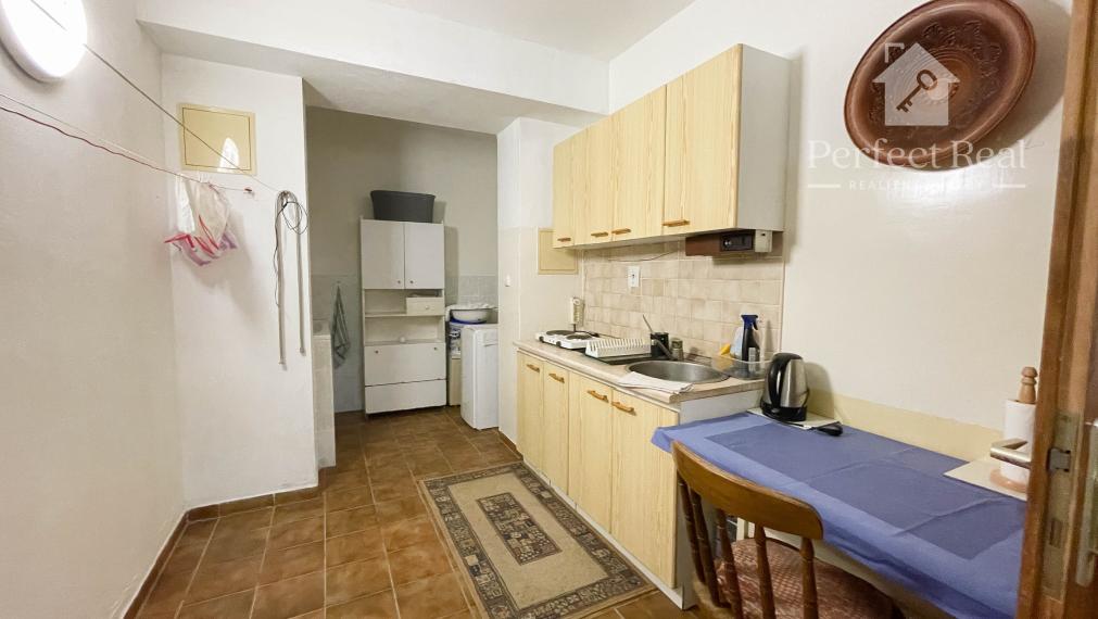 Luxusný, priestranný 6 izbový rodinný dom s wellness, bazénom a veľkým pozemkom – Zlaté Klasy