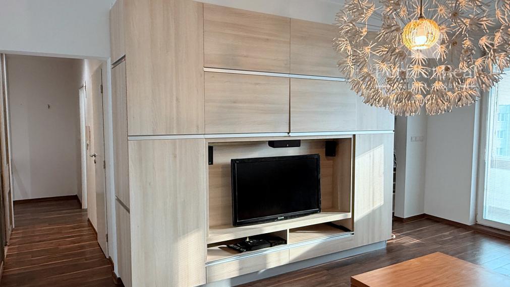 Prenájom dvojgarsónka DELUXE  s balkónom a klimatizáciou