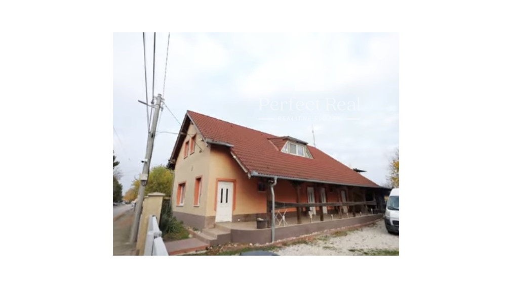 PODNIKANIE  Veľký Meder -  2 domy, 2 pozemky, 12 apartmánov