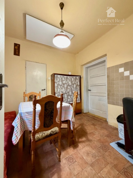 Dom s pozemkom o rozlohe 4136 m2, pri lesíku, Dolný Bar