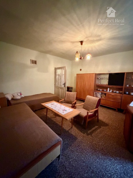 Dom s pozemkom o rozlohe 4136 m2, pri lesíku, Dolný Bar