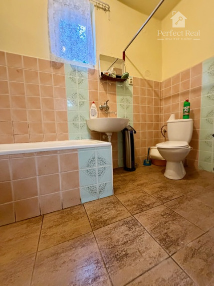 Dom s pozemkom o rozlohe 4136 m2, pri lesíku, Dolný Bar