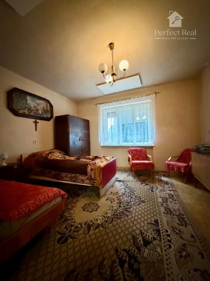 Dom s pozemkom o rozlohe 4136 m2, pri lesíku, Dolný Bar