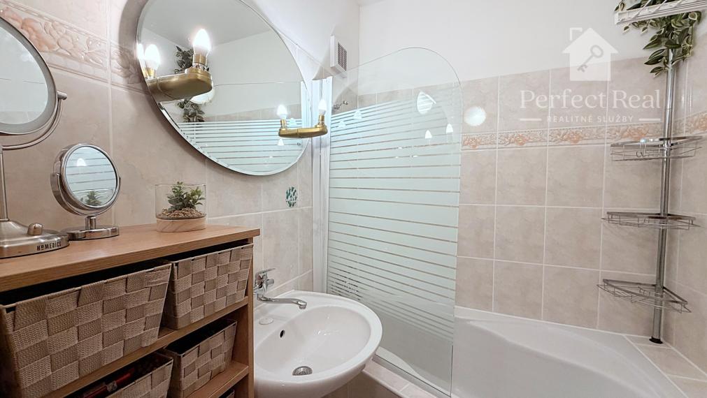 Predaj zariadený 3izbový byt s balkónom Petržalka - Lúky